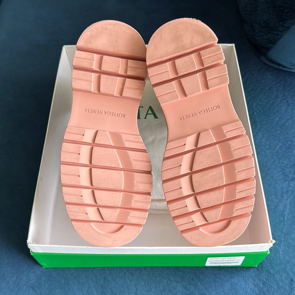 Bottega Veneta Black & Pink Chelsea Tire boots Size 40 - Picture 5 of 9